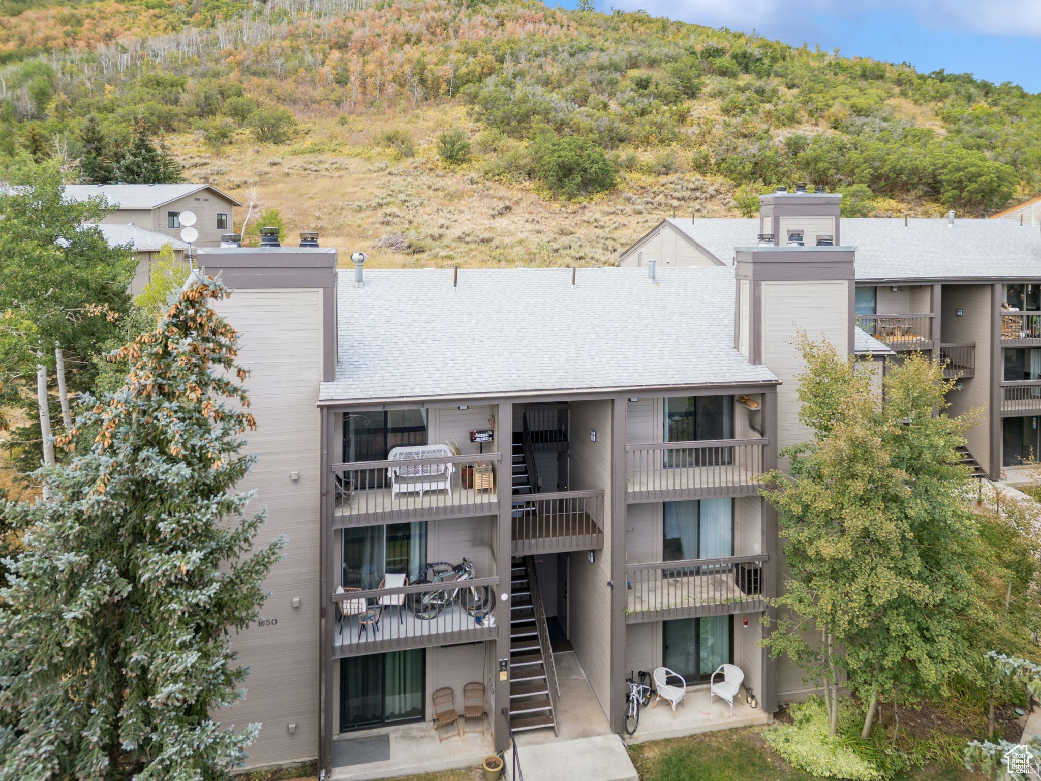 1650 UPPER IRONHORSE LOOP H6