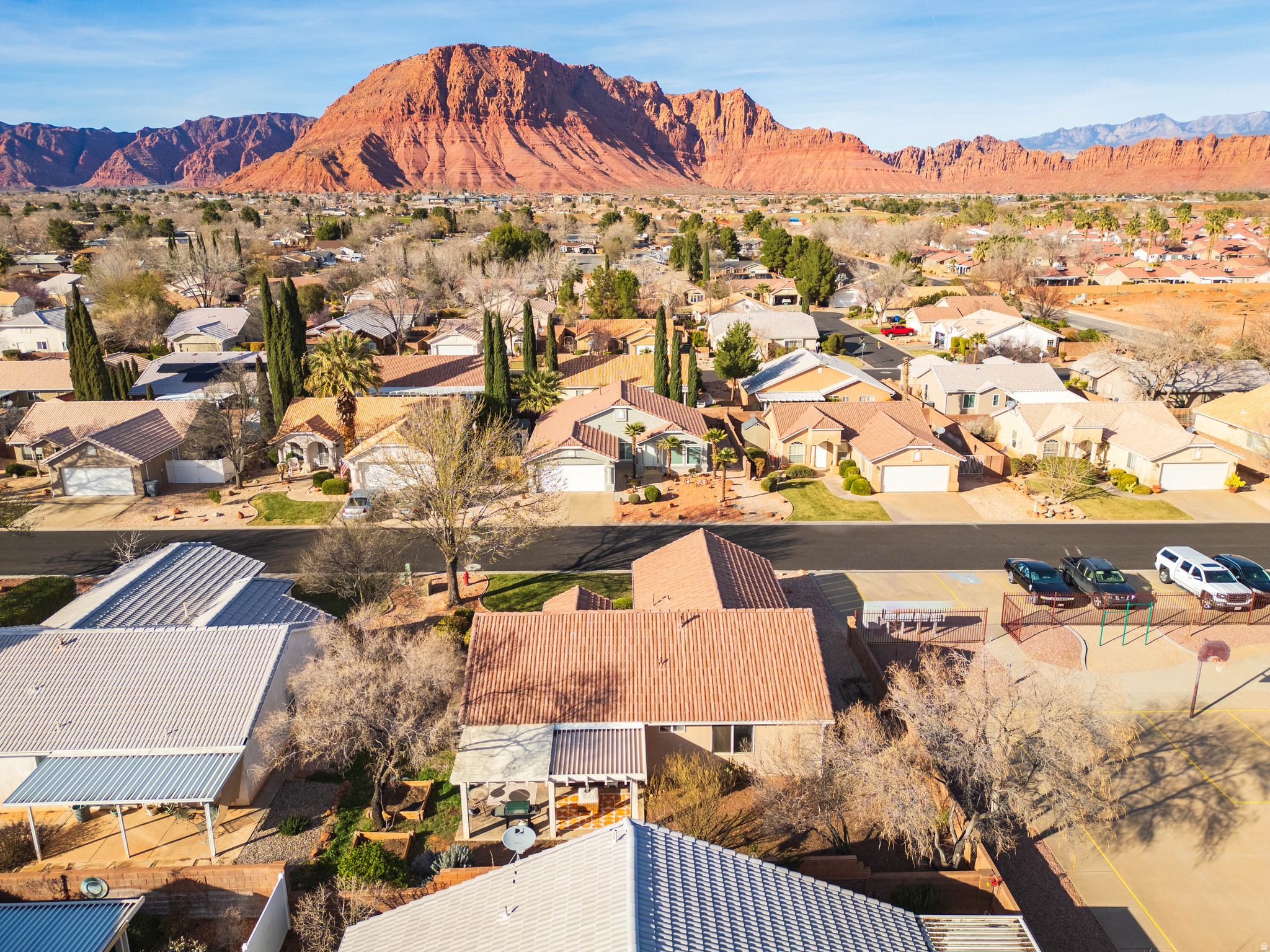 RED MOUNTAIN TOWNHOM - Residential
