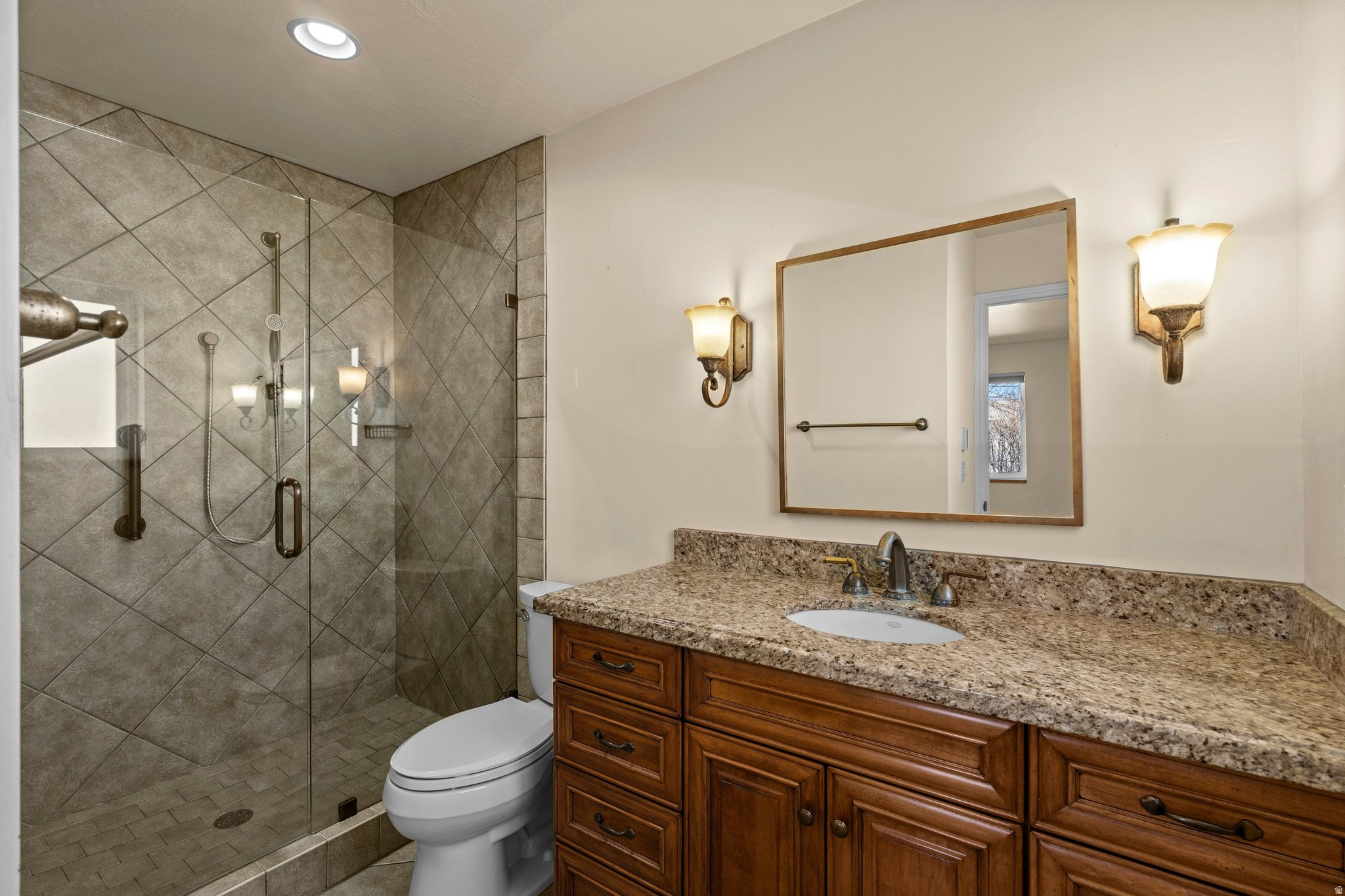 CLOVER - Residential