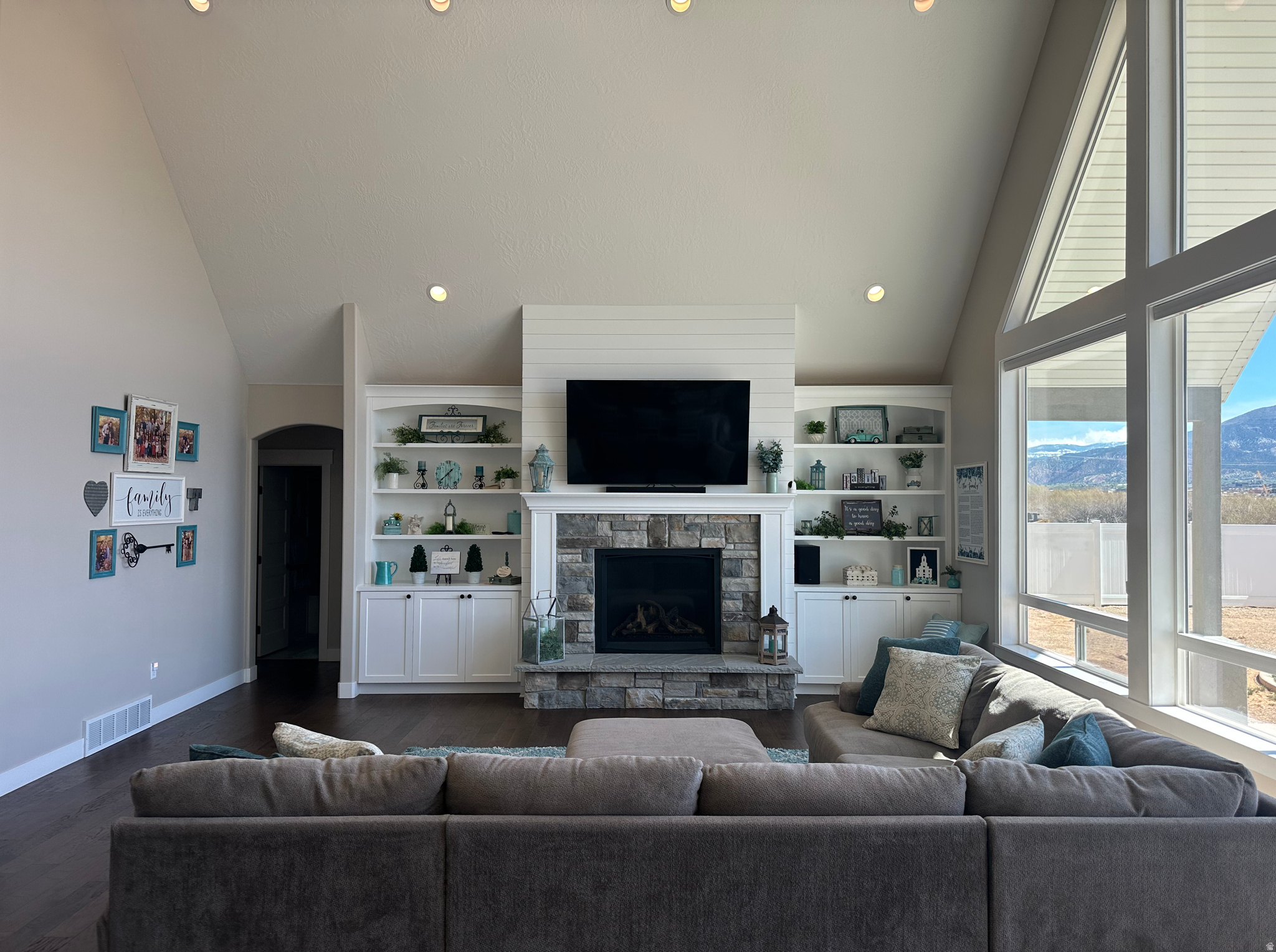 EQUESTRIAN POINTE SUBDIVISION - Residential