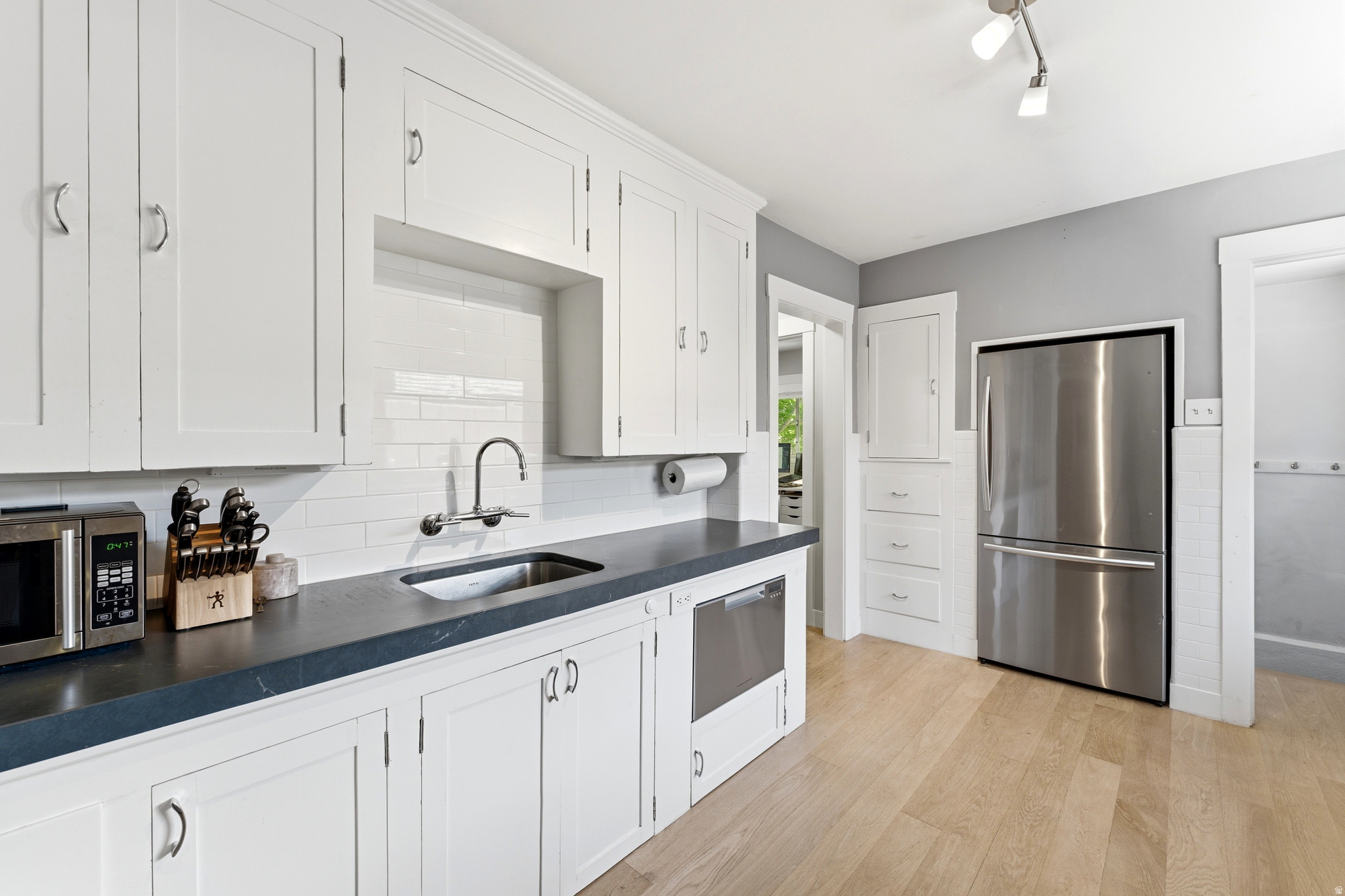 LARSON SUB - Residential