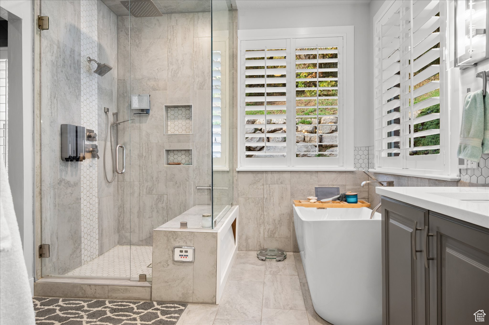 EAST LAYTON HILLS - Residential