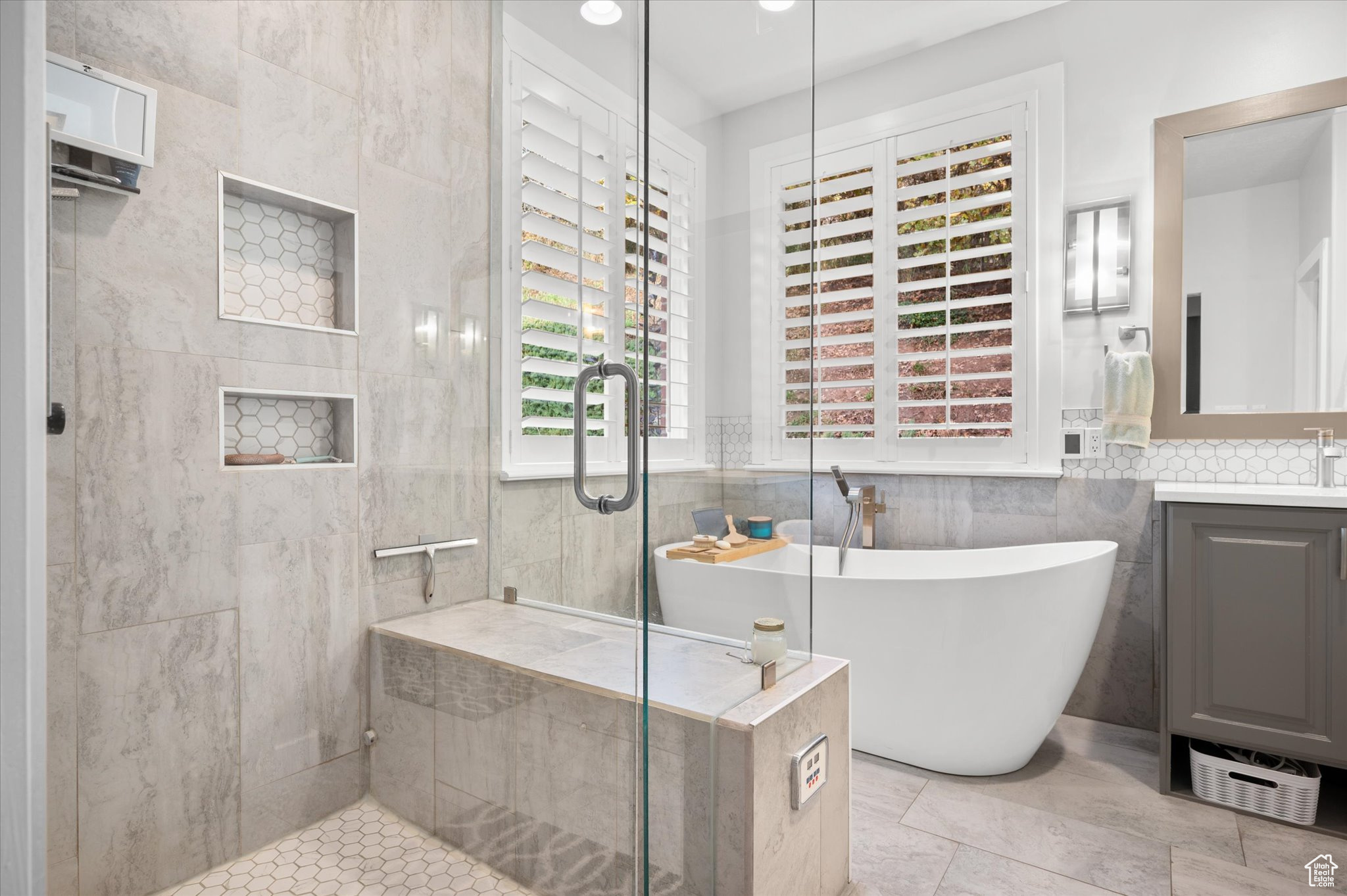 EAST LAYTON HILLS - Residential