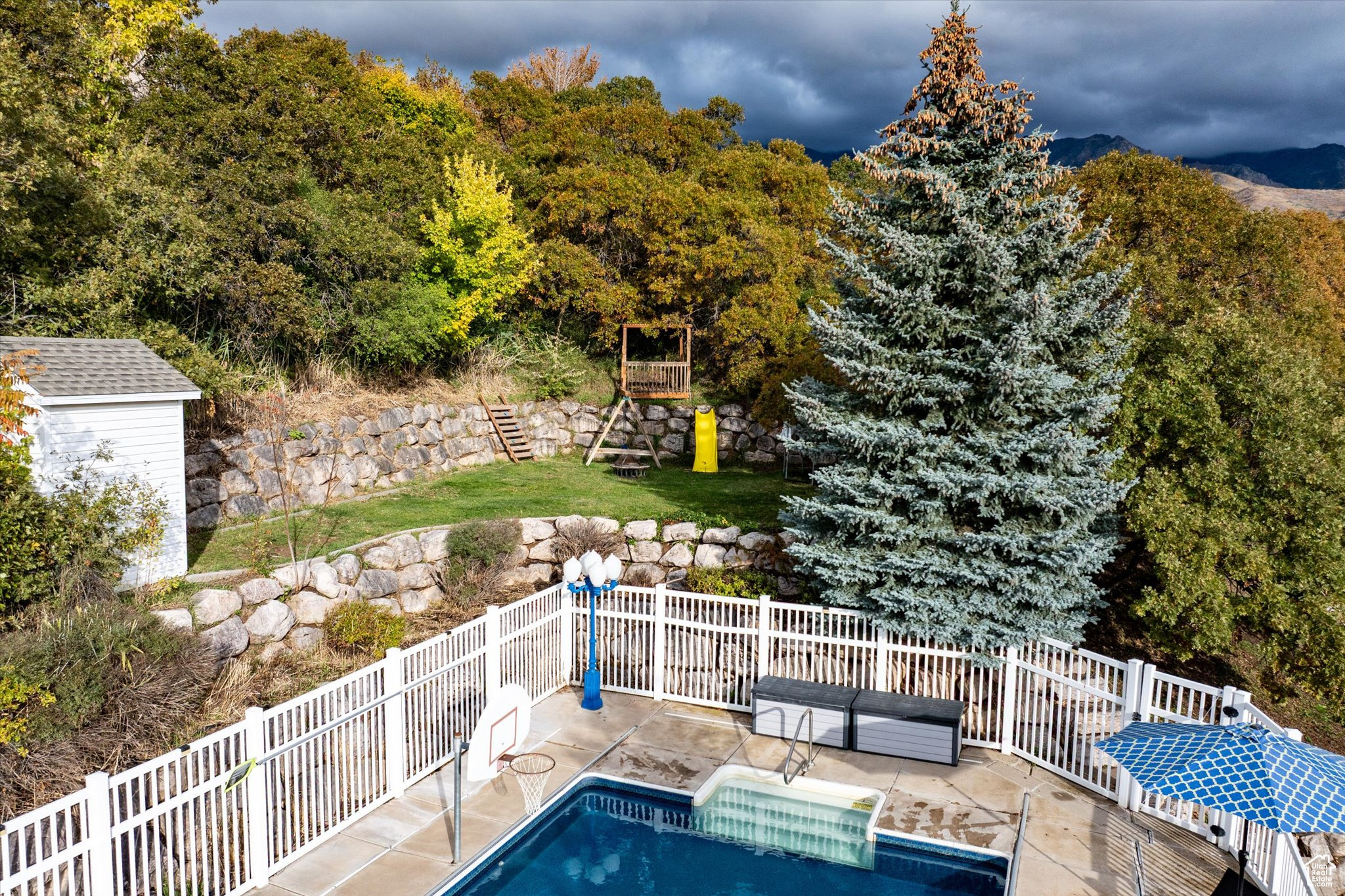 EAST LAYTON HILLS - Residential