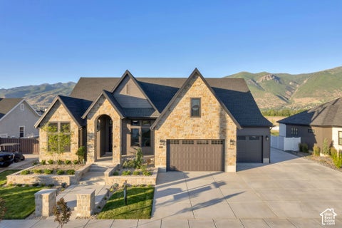 Photo of 196 W SUMMERHILL LN N #126, Centerville, UT 84014 (MLS # 2190198)