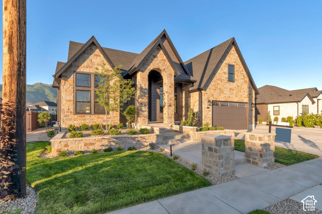 Photo of 196 W SUMMERHILL LN N #126, Centerville, UT 84014 (MLS # 2190198)