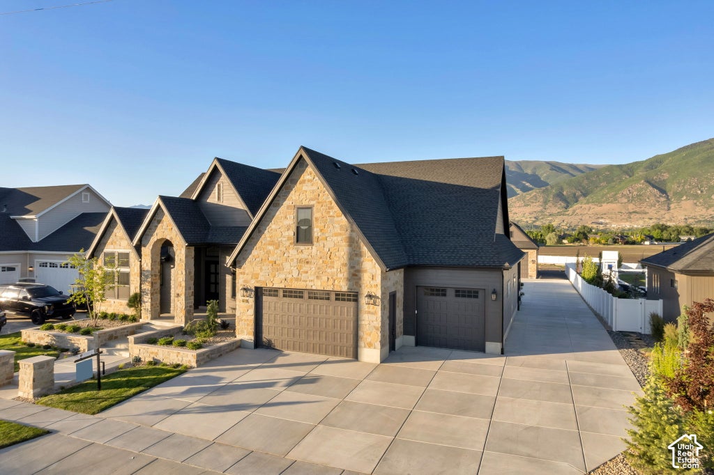Photo of 196 W SUMMERHILL LN N #126, Centerville, UT 84014 (MLS # 2190198)