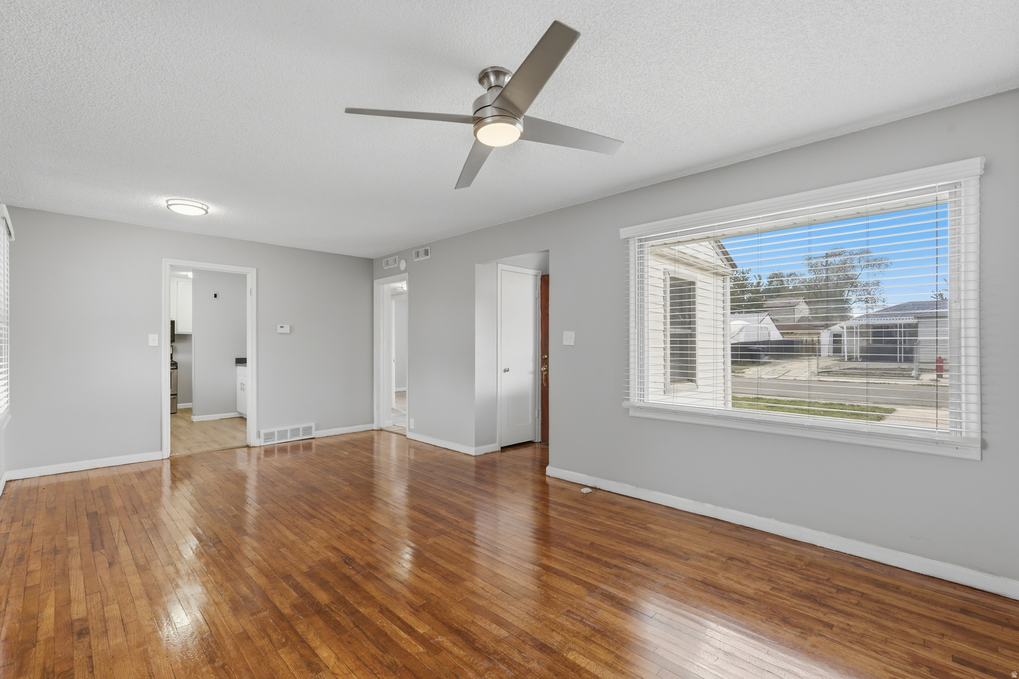 KEARNS TOWNSITE - Residential