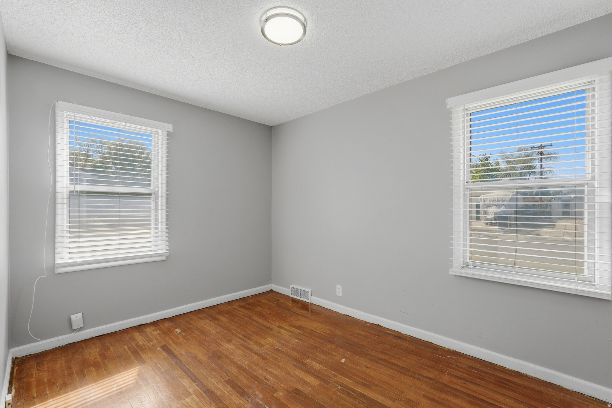 KEARNS TOWNSITE - Residential