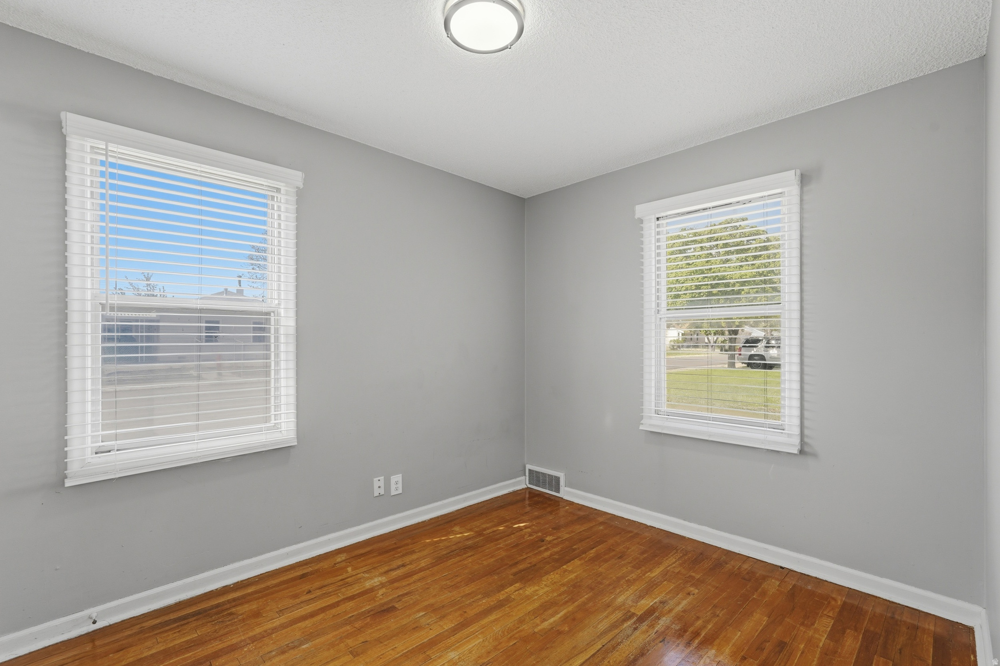 KEARNS TOWNSITE - Residential