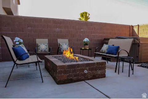 Tiny photo for 501 N VENTURA LN, Washington, UT 84780 (MLS # 2139970)