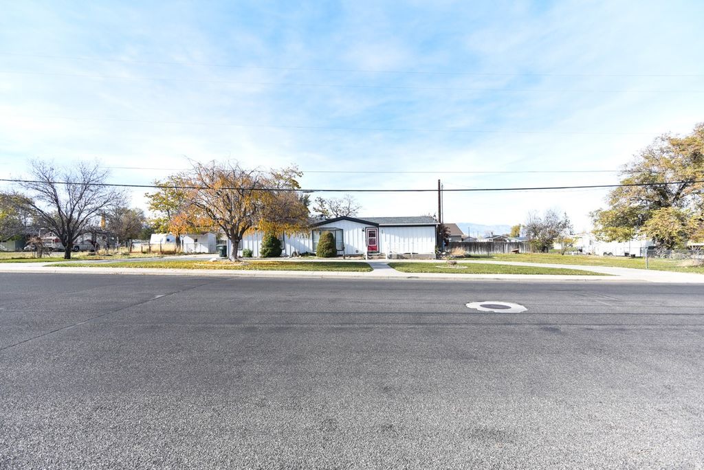 Photo of 583 N BROADWAY ST, Tooele, UT 84074 (MLS # 2122391)