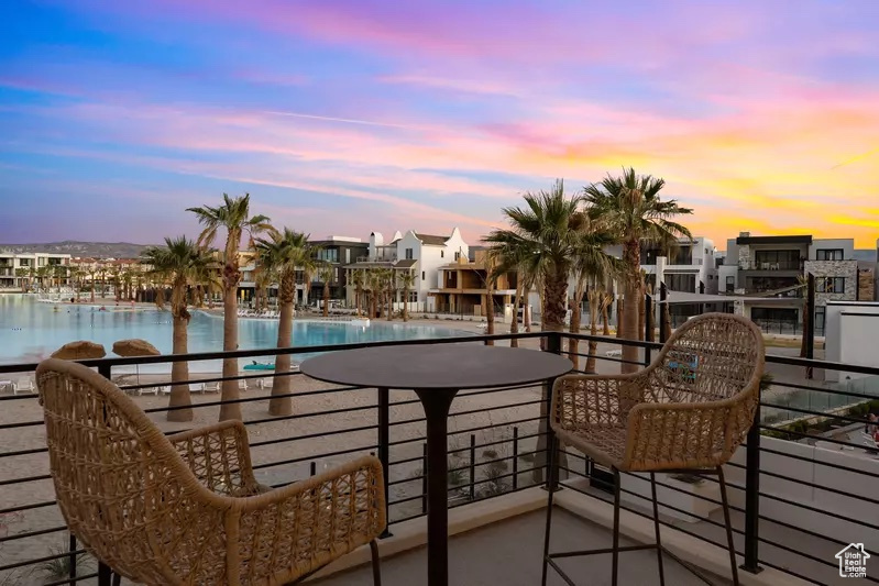 DESERT COLOR RESORT - Residential