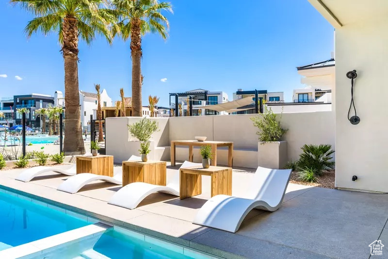 DESERT COLOR RESORT - Residential
