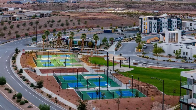 DESERT COLOR RESORT - Residential