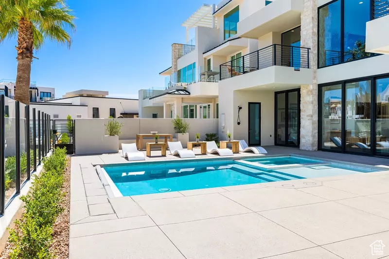 DESERT COLOR RESORT - Residential