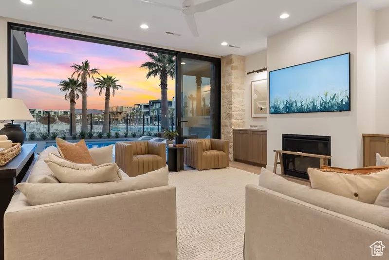 DESERT COLOR RESORT - Residential