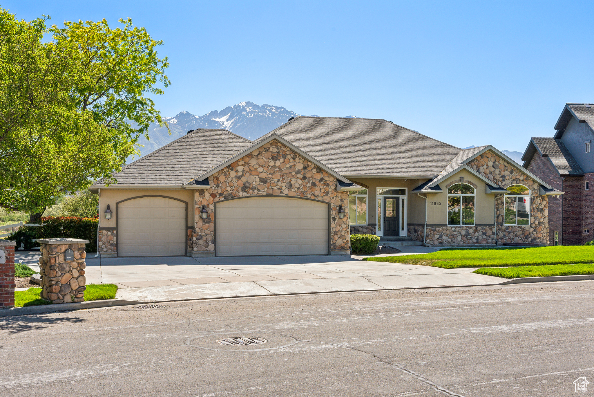 11869 S Reeves Ln, Riverton, Utah image 1