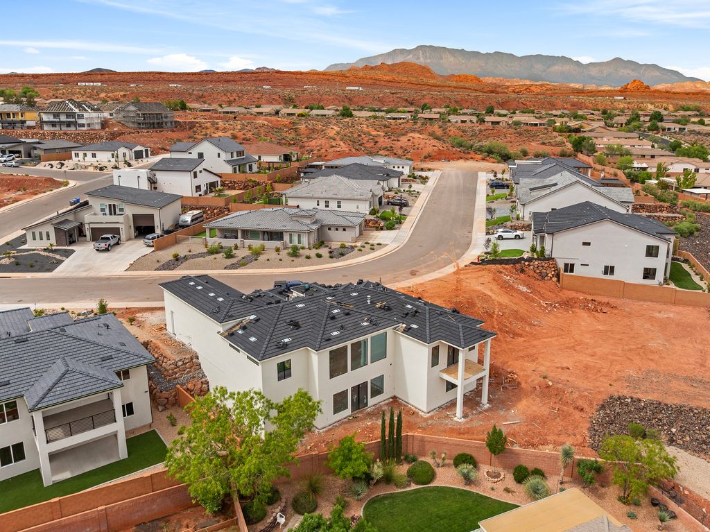 Photo of 1870 N CHAPMAN DR, Washington, UT 84780 (MLS # 2153648)