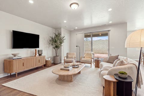 Tiny photo for 1625 N HORIZON PKWY, Washington, UT 84780 (MLS # 2178176)