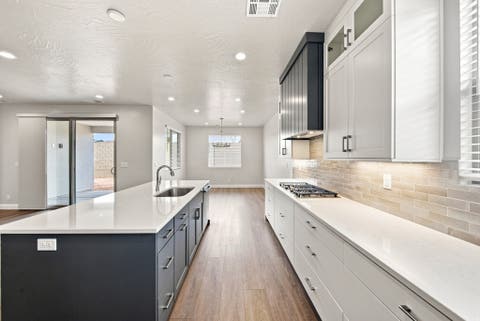 Tiny photo for 1625 N HORIZON PKWY, Washington, UT 84780 (MLS # 2178176)