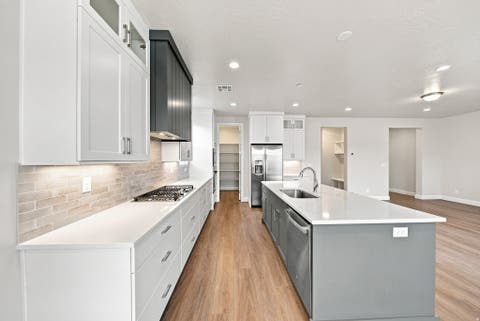 Tiny photo for 1625 N HORIZON PKWY, Washington, UT 84780 (MLS # 2178176)