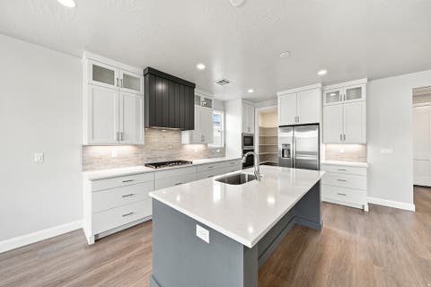 Tiny photo for 1625 N HORIZON PKWY, Washington, UT 84780 (MLS # 2178176)