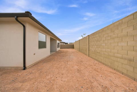 Tiny photo for 1625 N HORIZON PKWY, Washington, UT 84780 (MLS # 2178176)