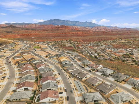Tiny photo for 1625 N HORIZON PKWY, Washington, UT 84780 (MLS # 2178176)