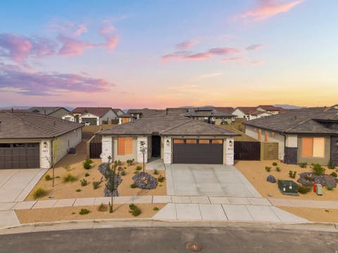 Photo of 1625 N HORIZON PKWY, Washington, UT 84780 (MLS # 2178176)
