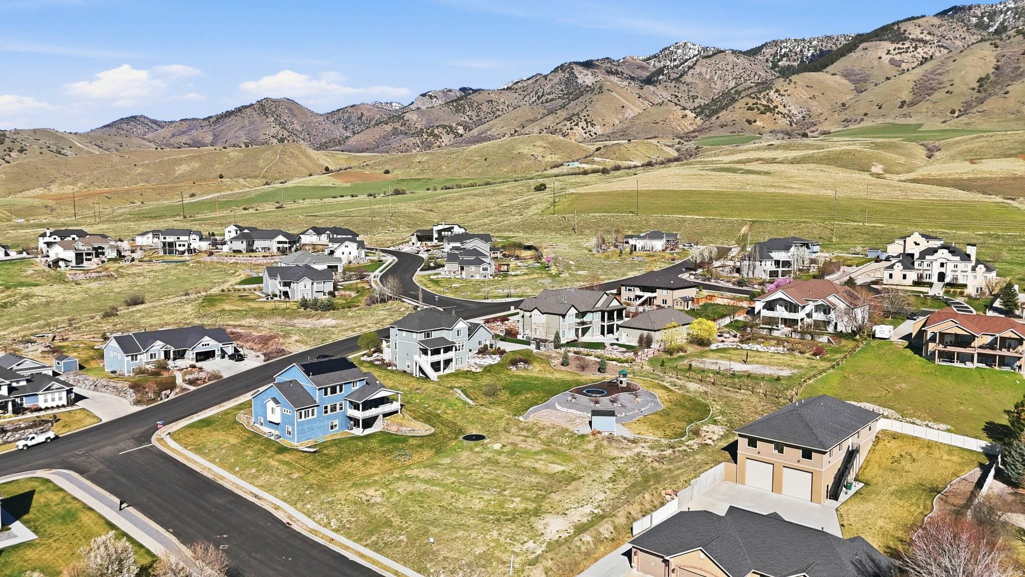 MAHOGANY RIDGE - Residential