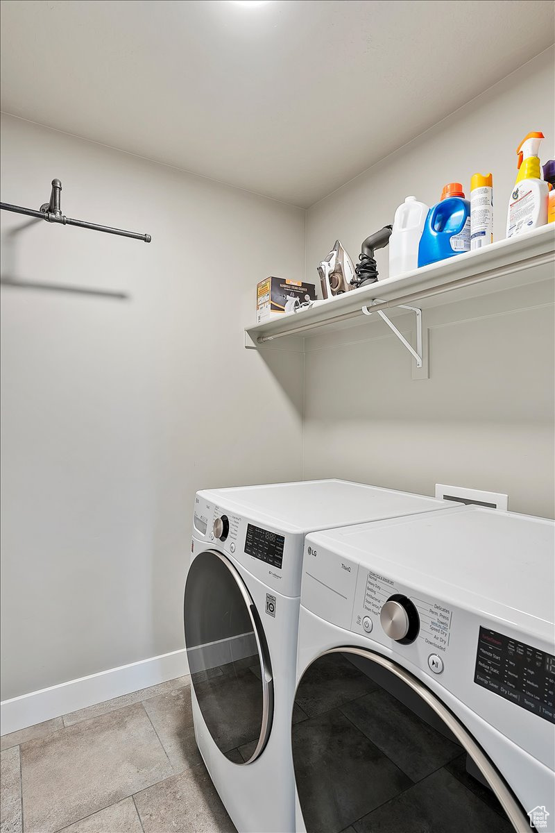 2431 W Harmony Dr, Layton, Utah image 22