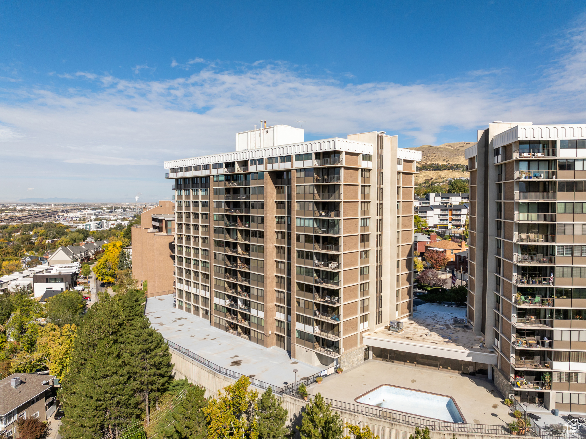 ZIONS SUMMIT - Residential