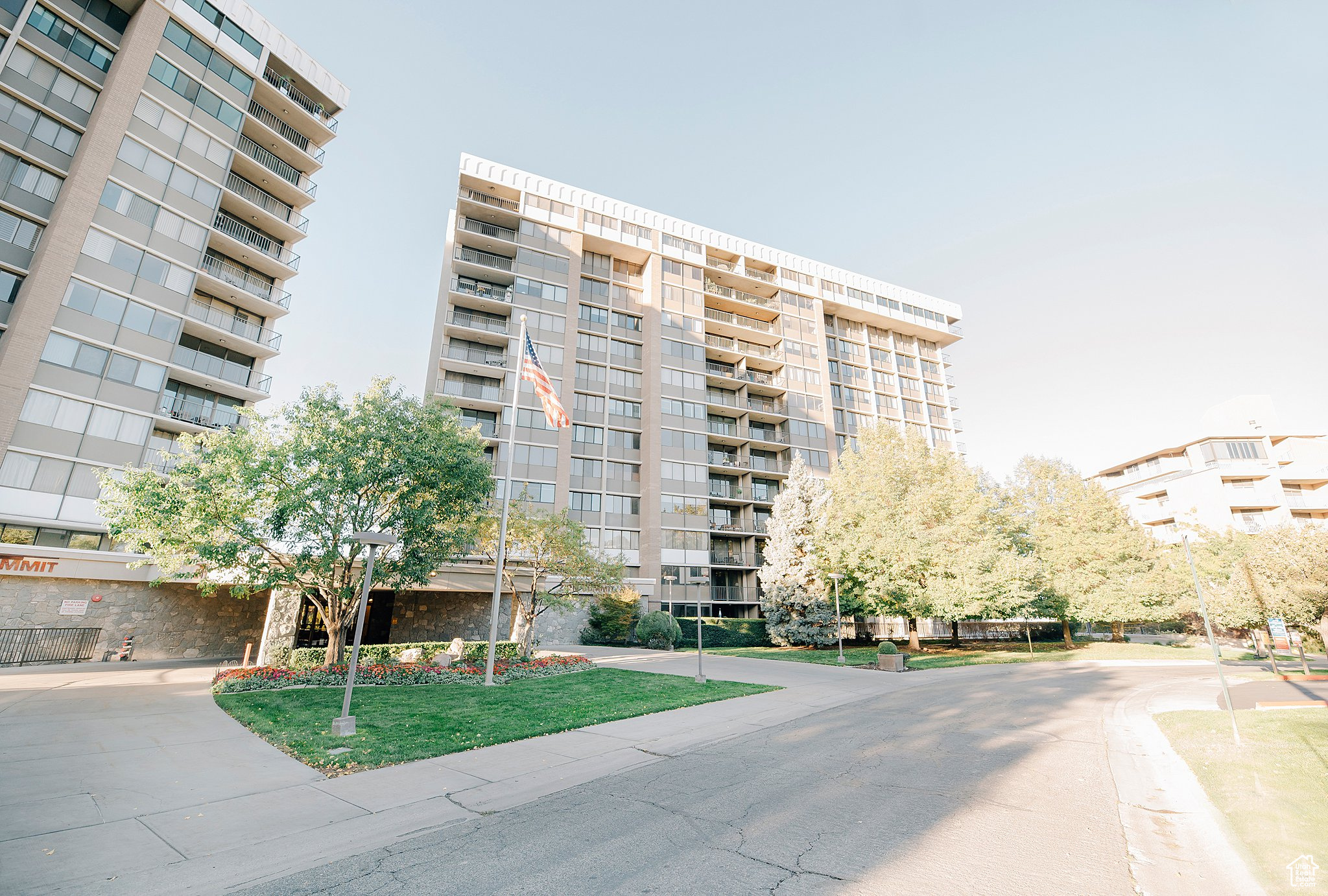 ZIONS SUMMIT - Residential