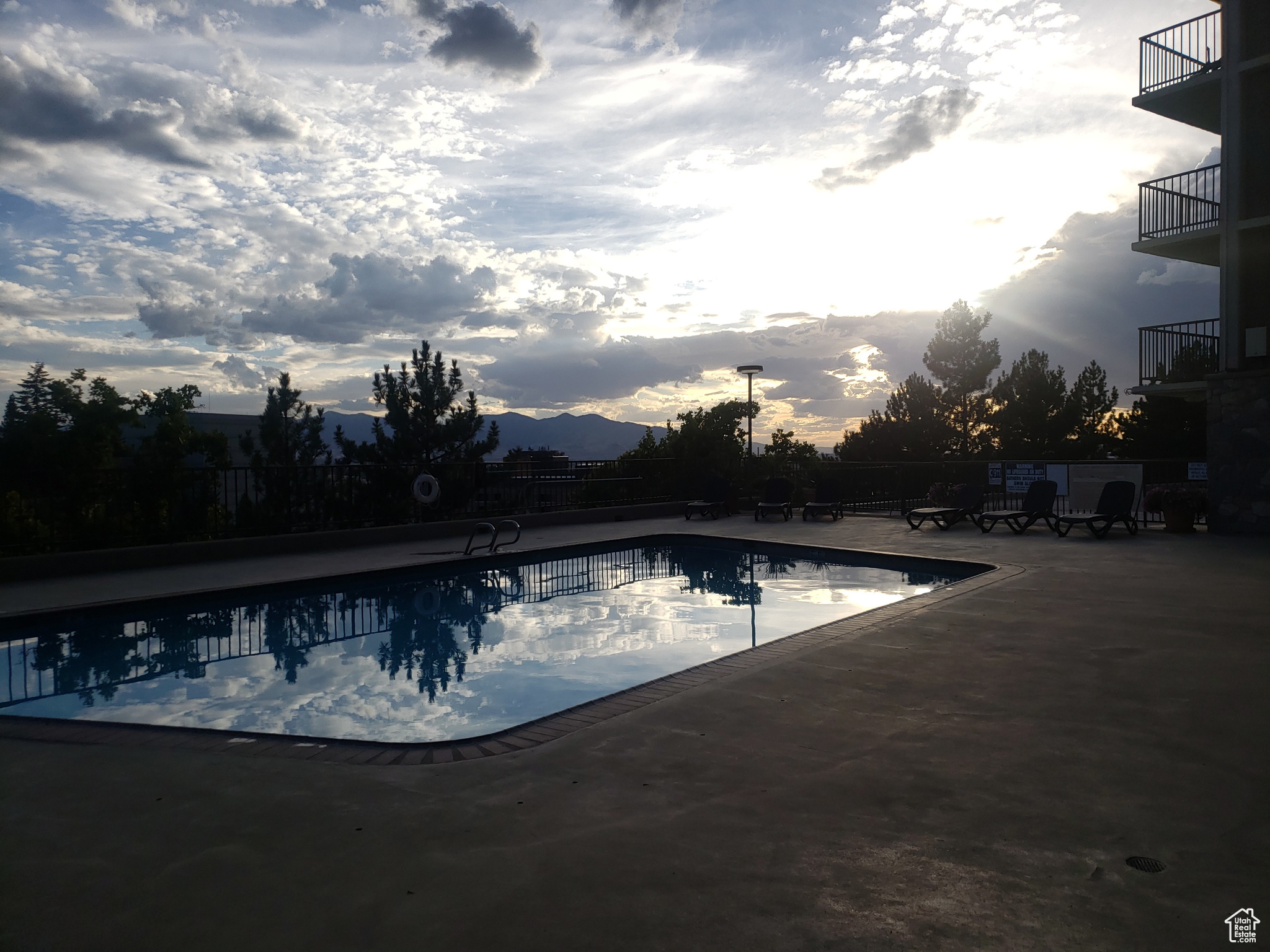 ZIONS SUMMIT - Residential