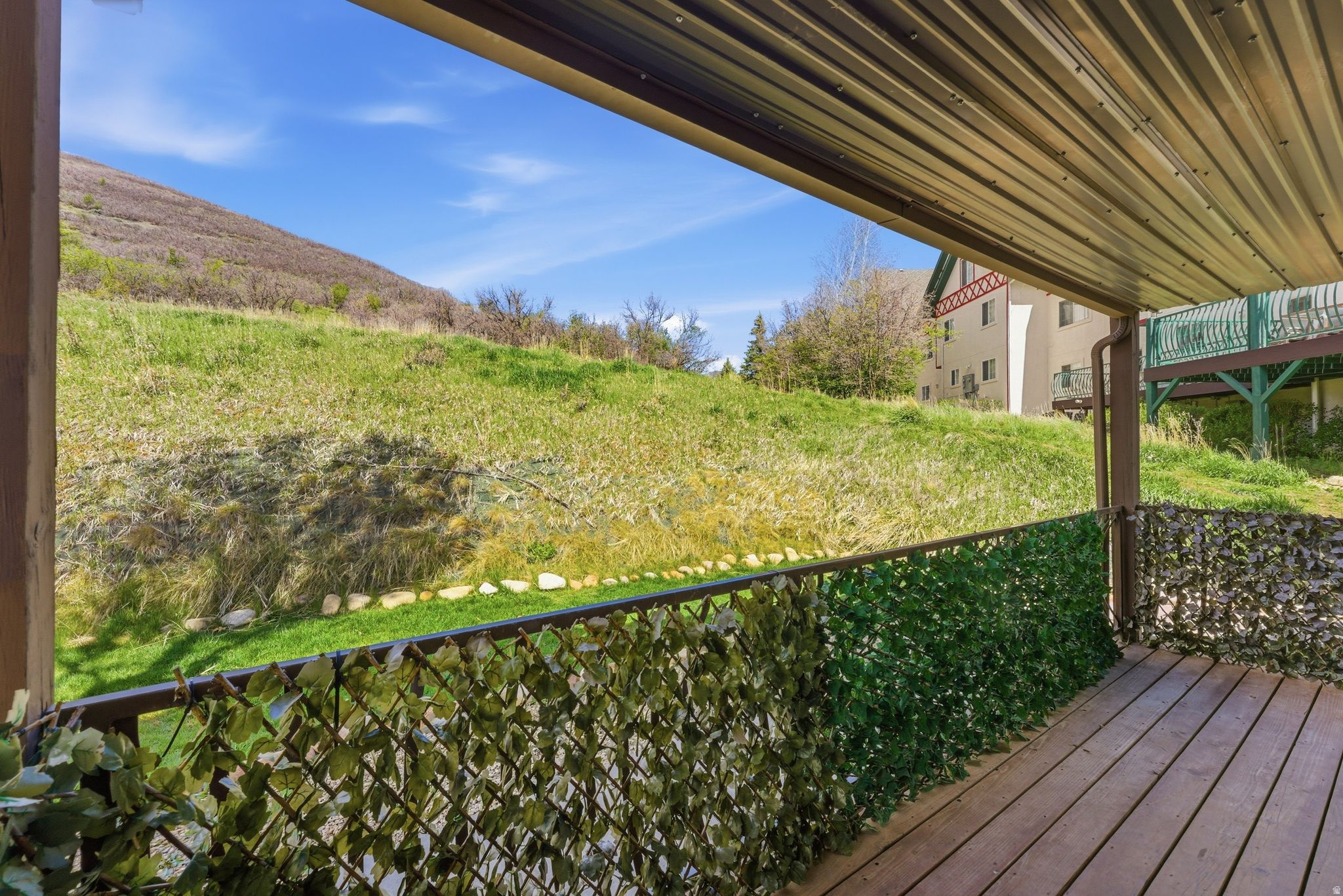 SWISS OAKS CONDOMINIUMS - Residential