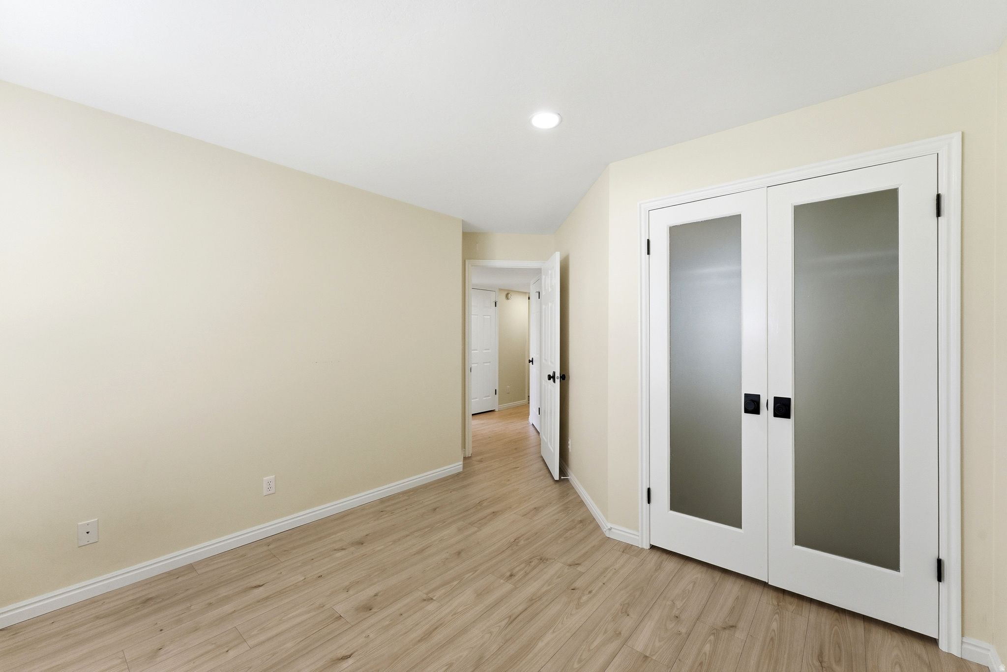 SWISS OAKS CONDOMINIUMS - Residential