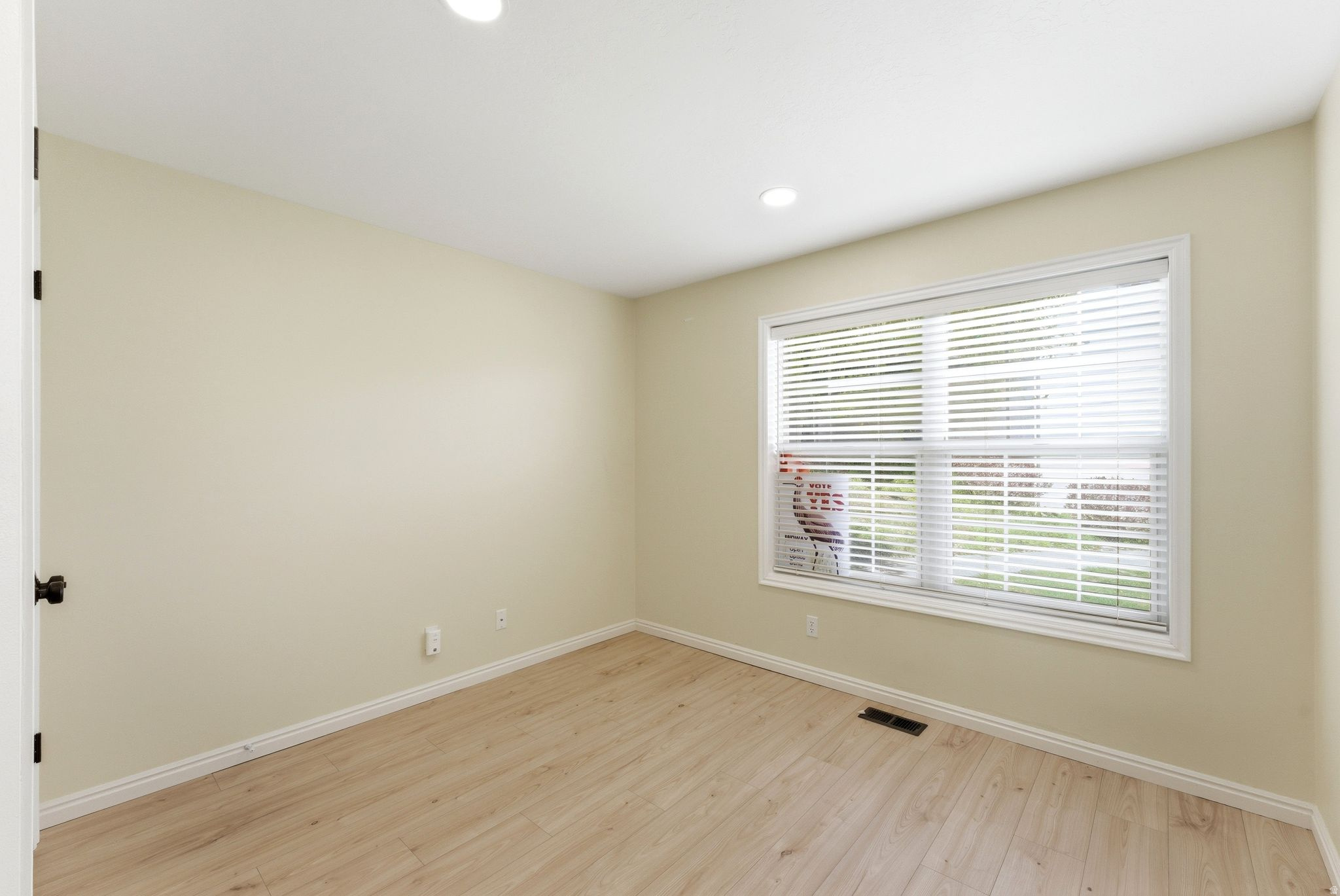 SWISS OAKS CONDOMINIUMS - Residential