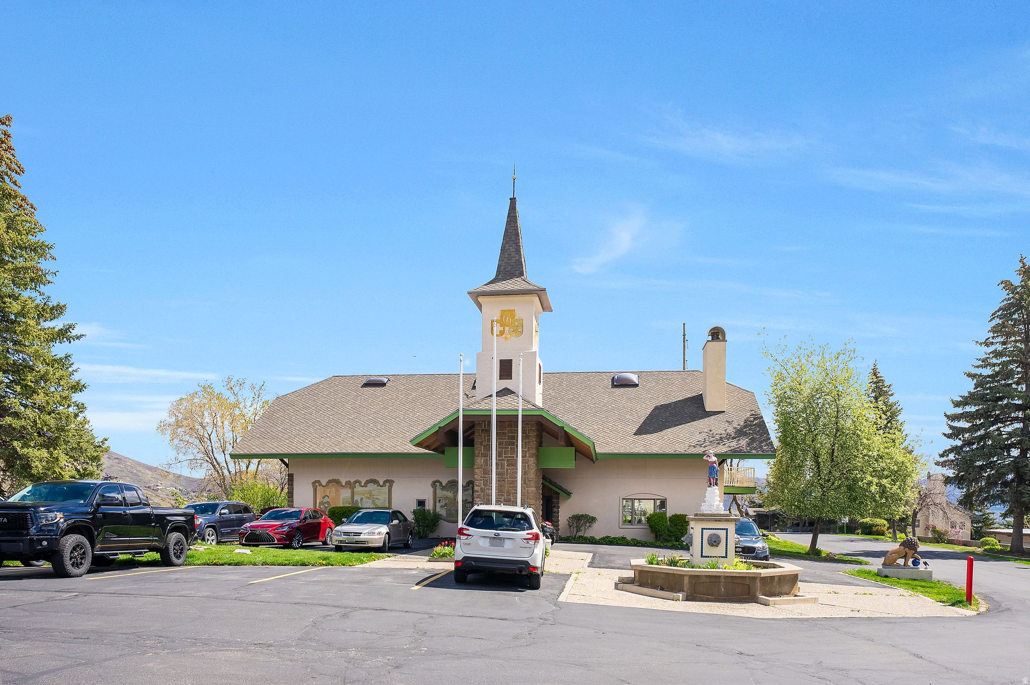 SWISS OAKS CONDOMINIUMS - Residential