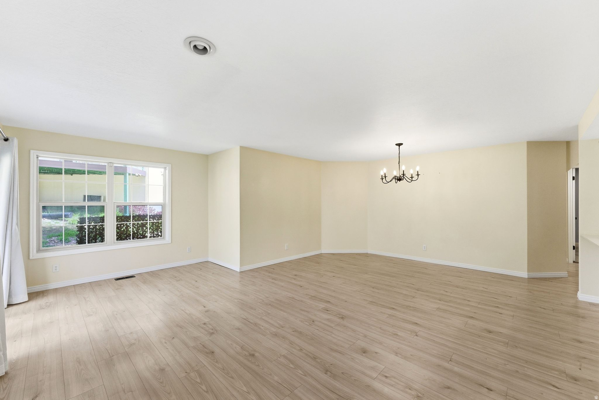 SWISS OAKS CONDOMINIUMS - Residential