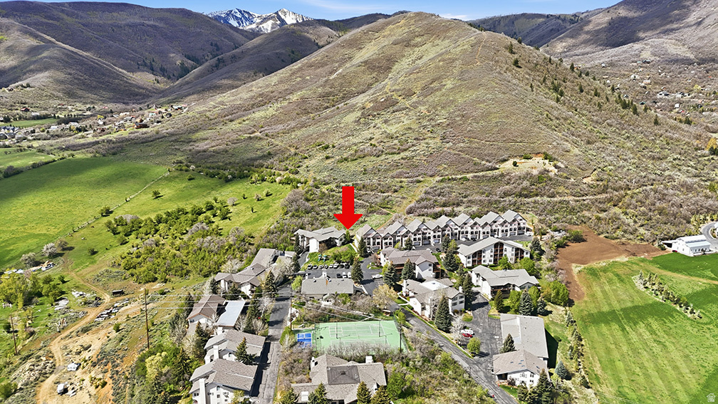 SWISS OAKS CONDOMINIUMS - Residential