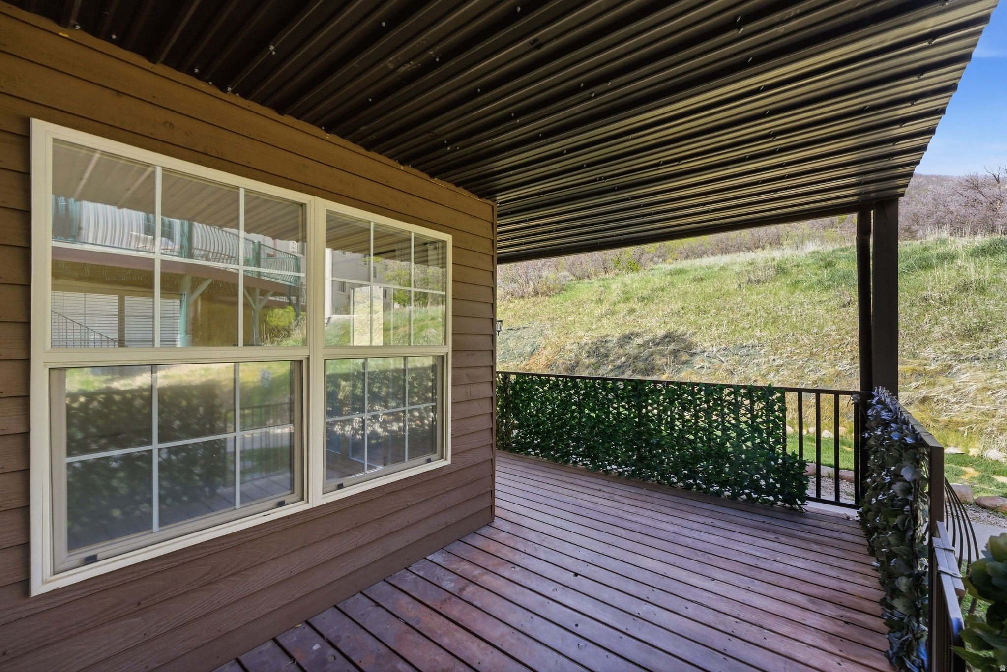 SWISS OAKS CONDOMINIUMS - Residential