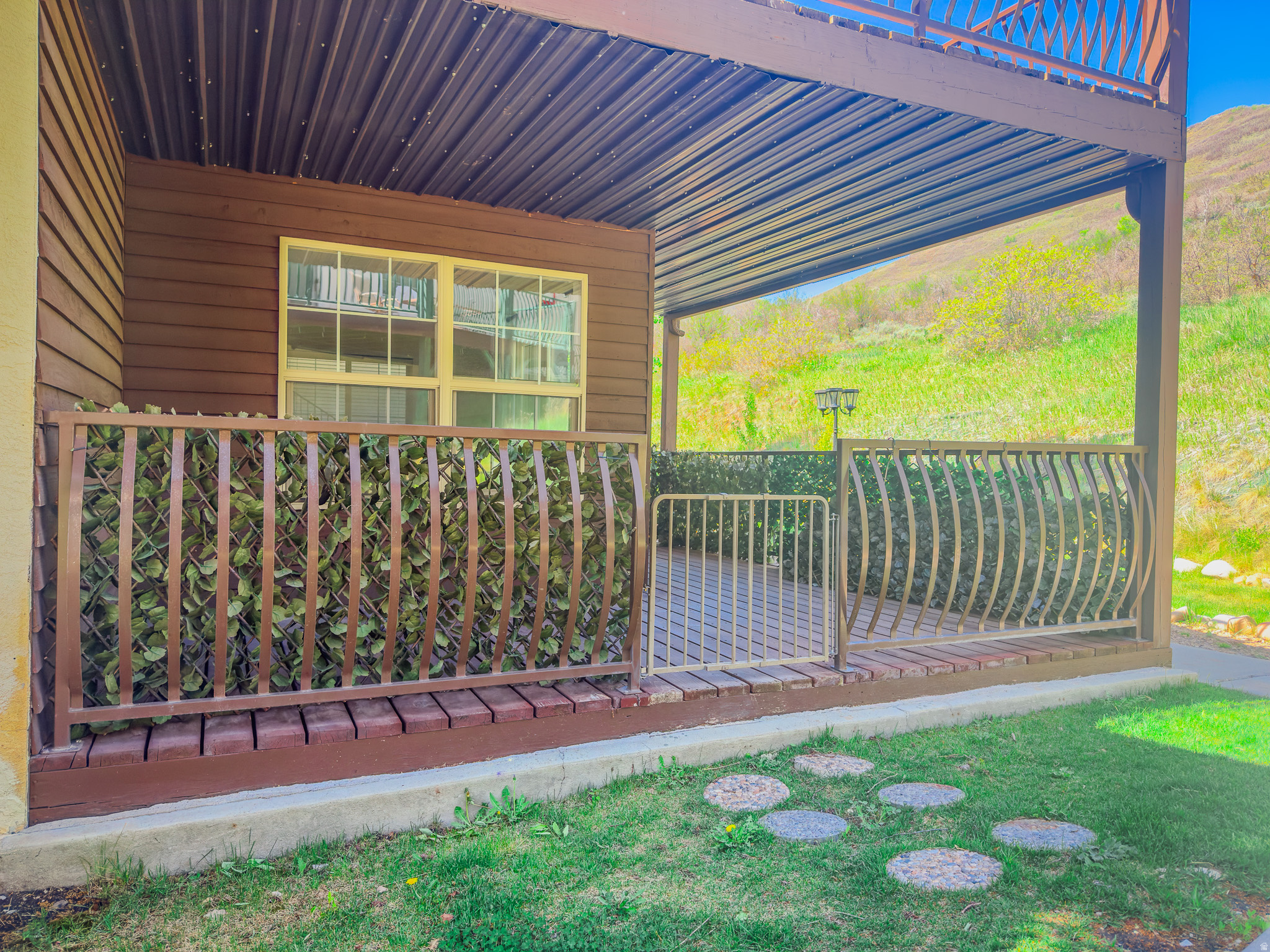 SWISS OAKS CONDOMINIUMS - Residential