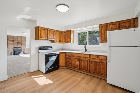 Tiny photo for 160 S 700 E, Pleasant Grove, UT 84062 (MLS # 2120469)