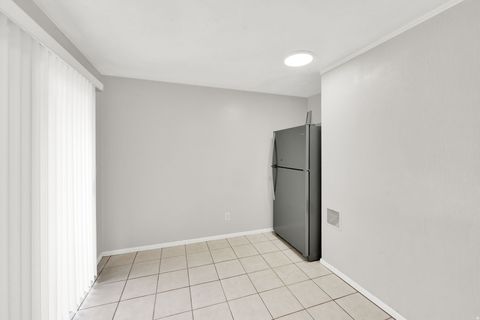 Tiny photo for 4584 S KNIGHTSBRIDGE RD, Taylorsville, UT 84129 (MLS # 2153836)
