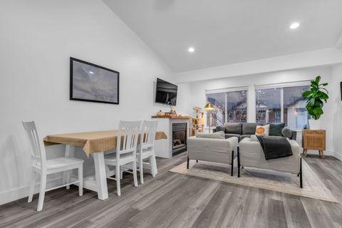 Tiny photo for 204 W LYMAN LN, Bountiful, UT 84010 (MLS # 2122822)