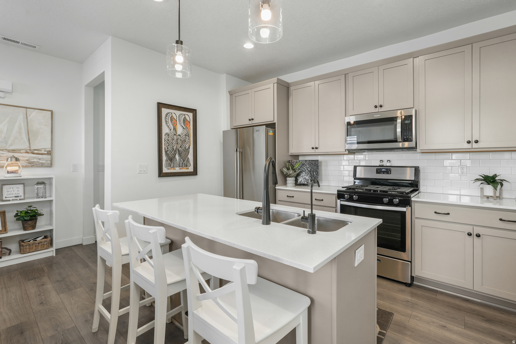 DAYBREAK - Residential