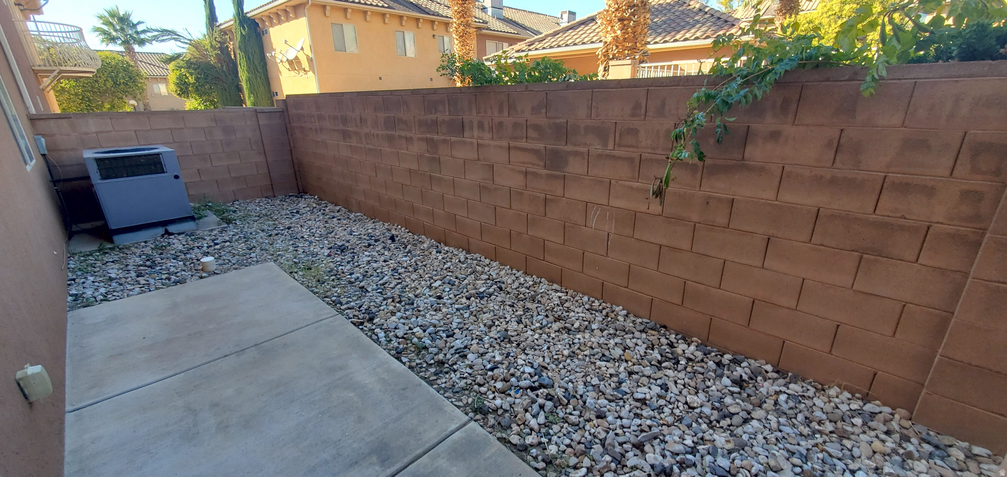 LA VENITA CONDO - Residential