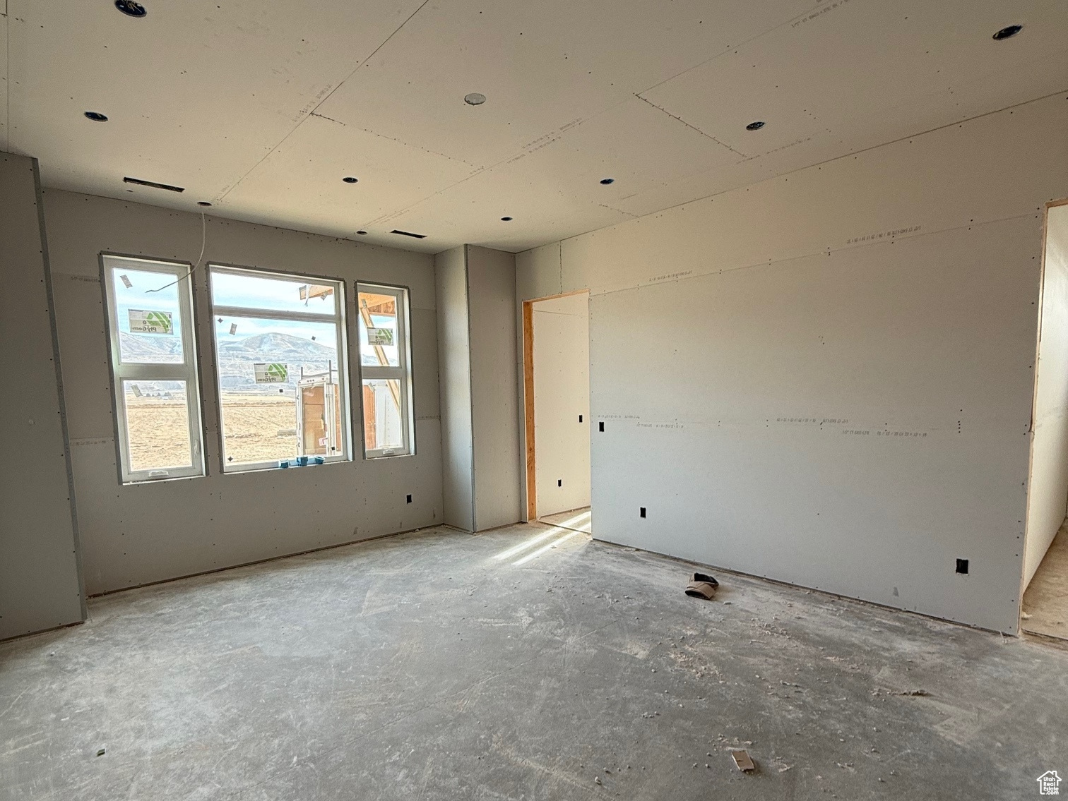 SUMMERLAND RANCHES - Residential