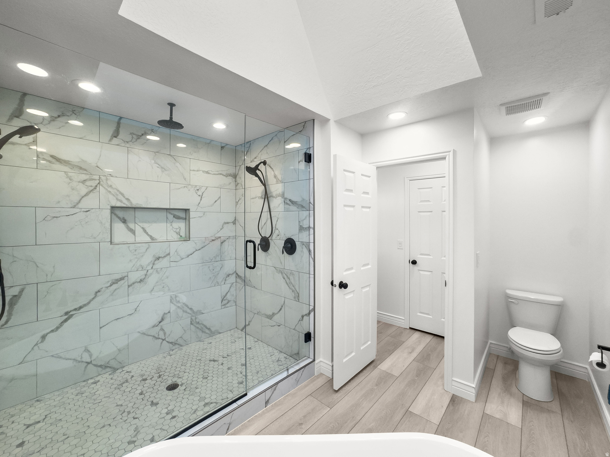 OAK CREEK ESTATES - Residential